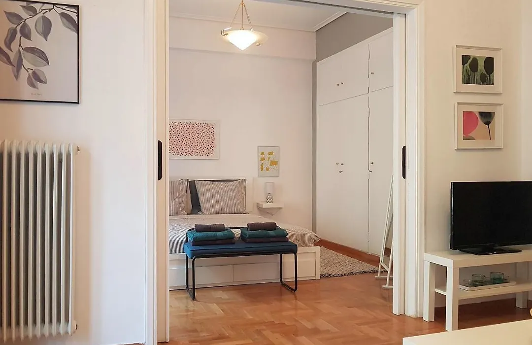 Colourful Apartment In The Heart Of Athens-1