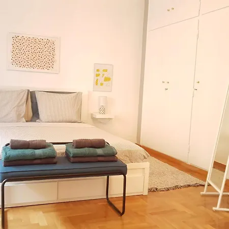 Colourful Apartment In The Heart Of Athens-2