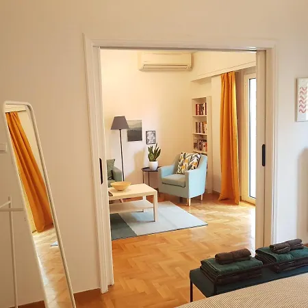 Colourful Apartment In The Heart Of Athens-3